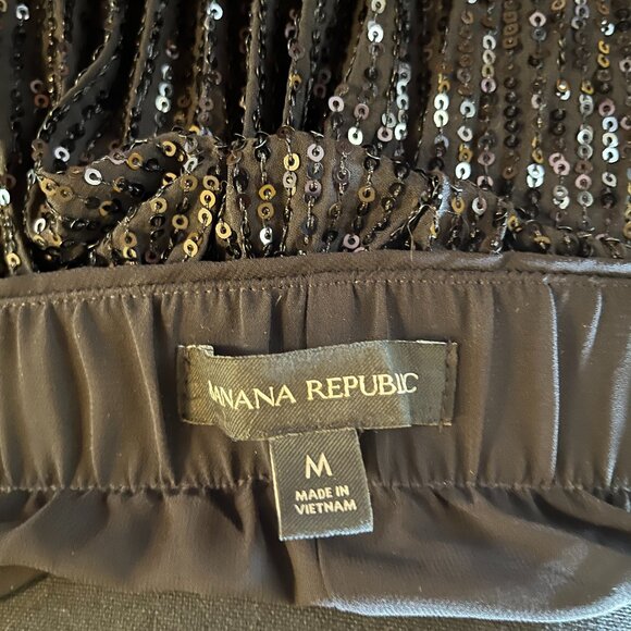 ✨ Banana Republic Sequin Skirt - Fun! - Picture 5 of 7
